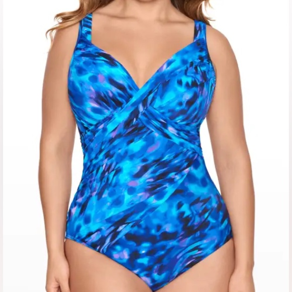 Miraclesuit
Plus Size Cloud Leopard Revele One-Piece Swimsuit‎ Size 16 NWOT